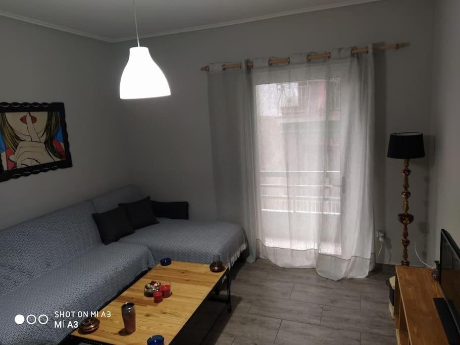 Nice& Cozy Flat 1Min From The Heart Of Athens.Wifi Luaran gambar