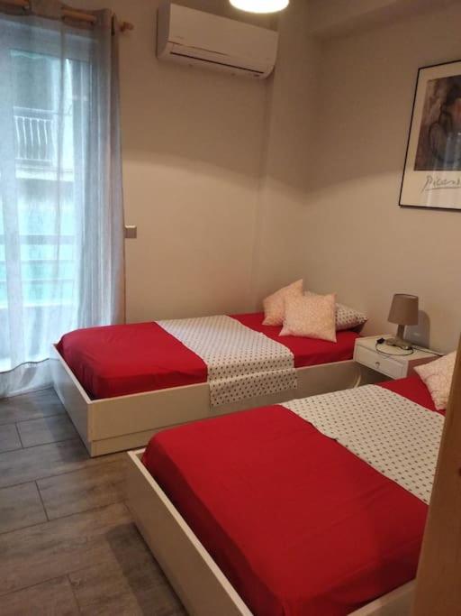 Nice& Cozy Flat 1Min From The Heart Of Athens.Wifi Luaran gambar